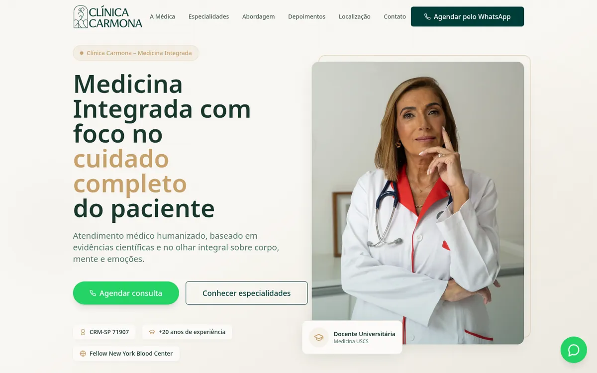 Página inicial do site da Clínica Carmona